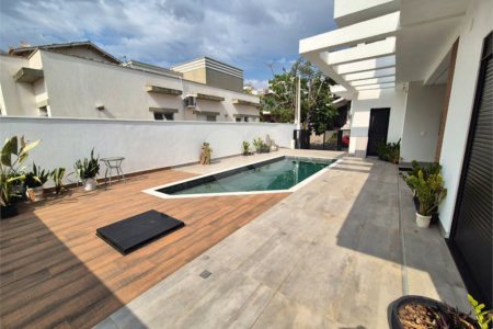 Casa à venda com 3 suítes no condomínio Terras de São Francisco, Vinhedo - SP