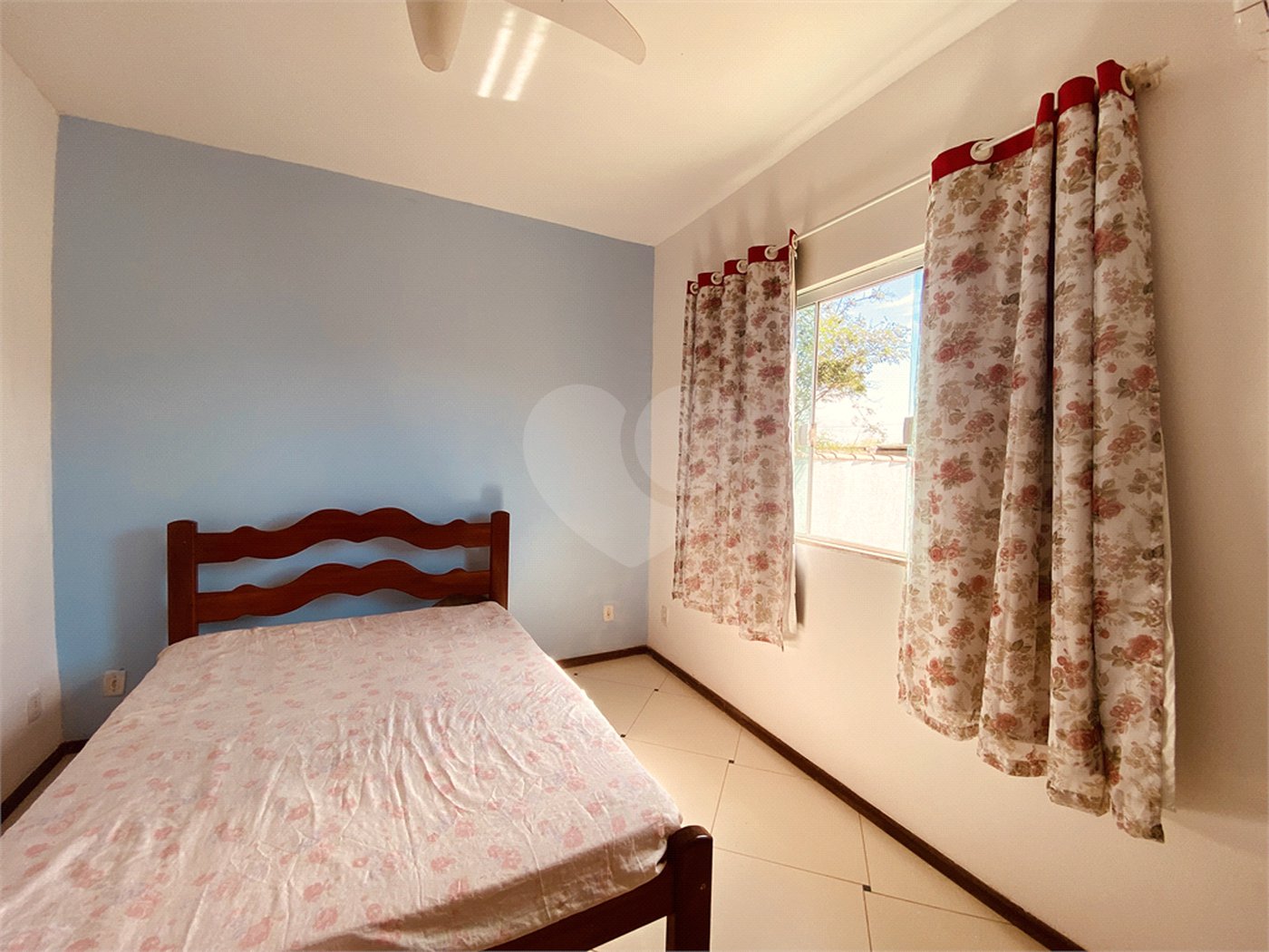 Casa em condomínio para alugar com 2 quartos, sendo 1 suíte, em Caravelas, Armação dos Búzios, RJ