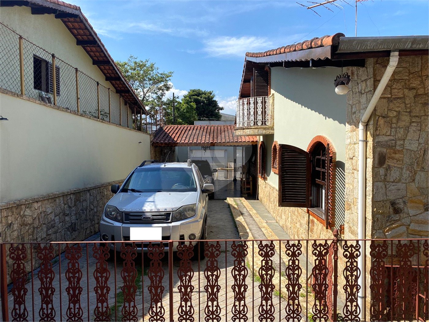 Casa à venda com 3 quartos, sendo 1 suíte,  em Parque Santa Rosa, Suzano, SP