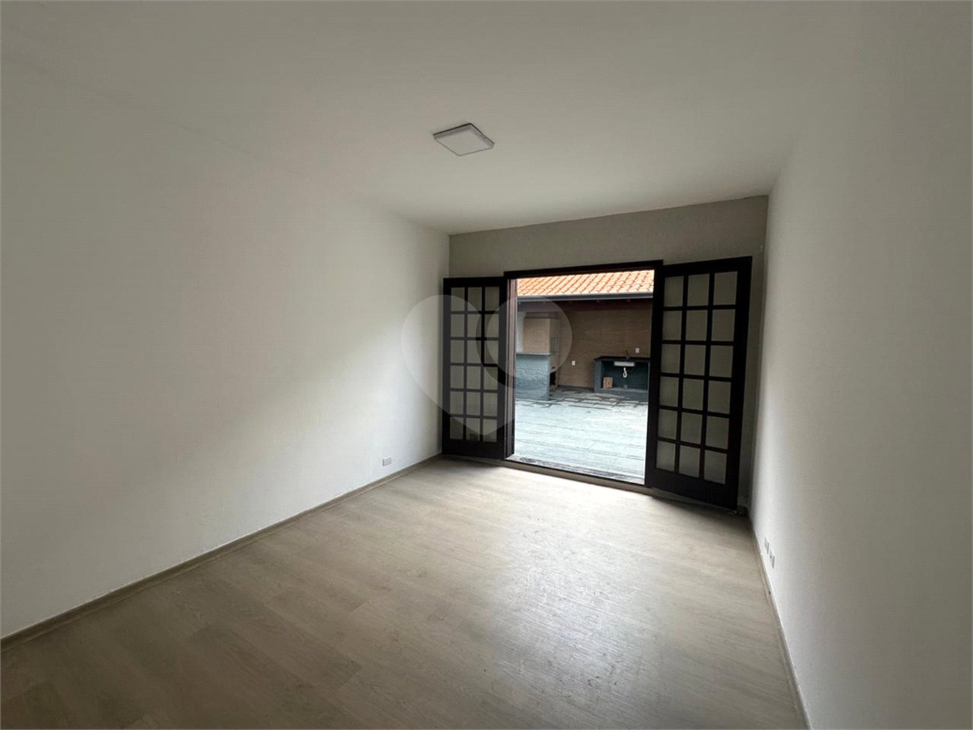 Casa Térrea à venda com 3 quartos, sendo 1 suíte,  em Vila Suissa, Mogi das Cruzes, SP