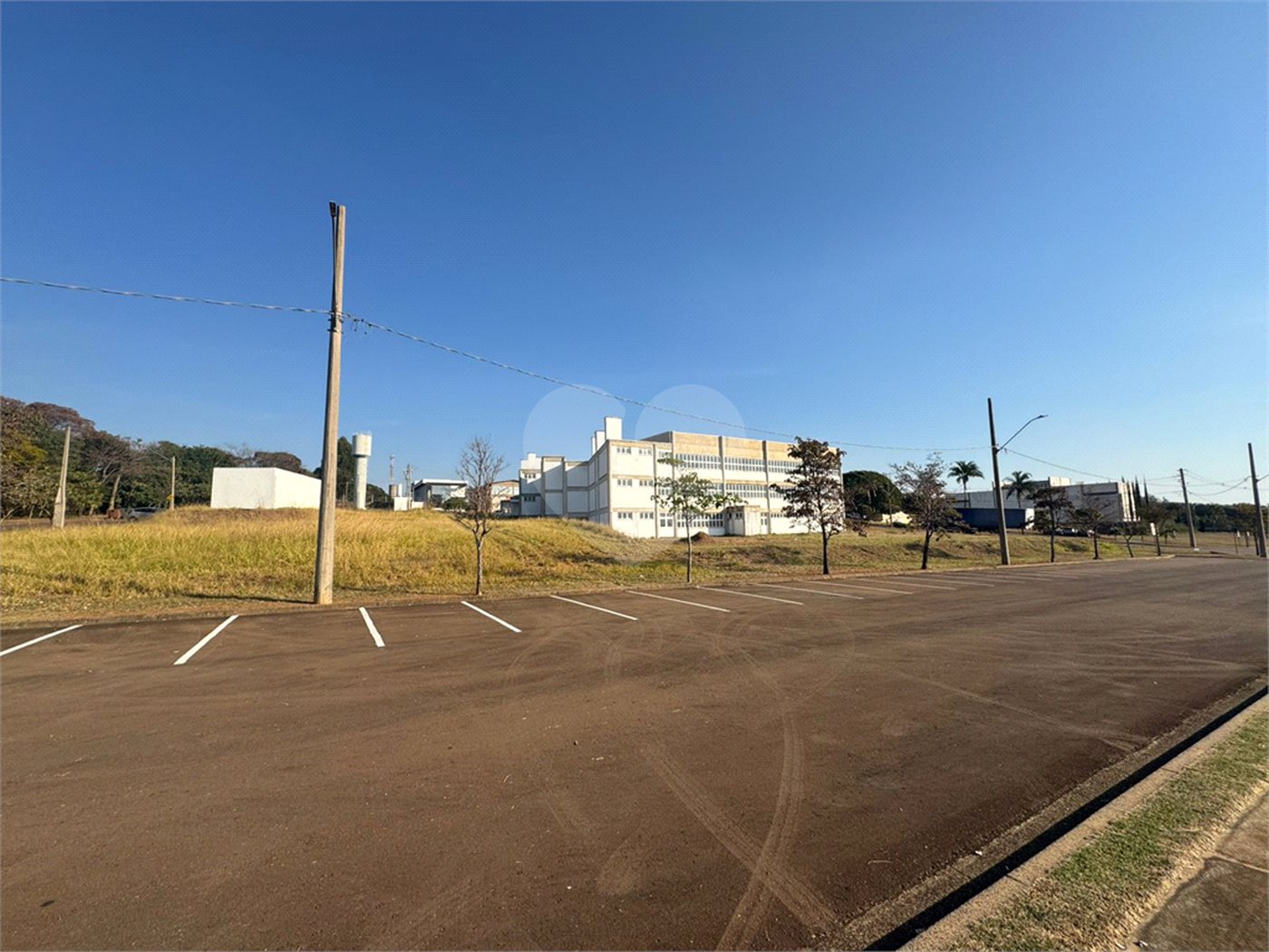 Terreno comercial de 1.685m2 á venda, em Parque Tecnológico Damha II.