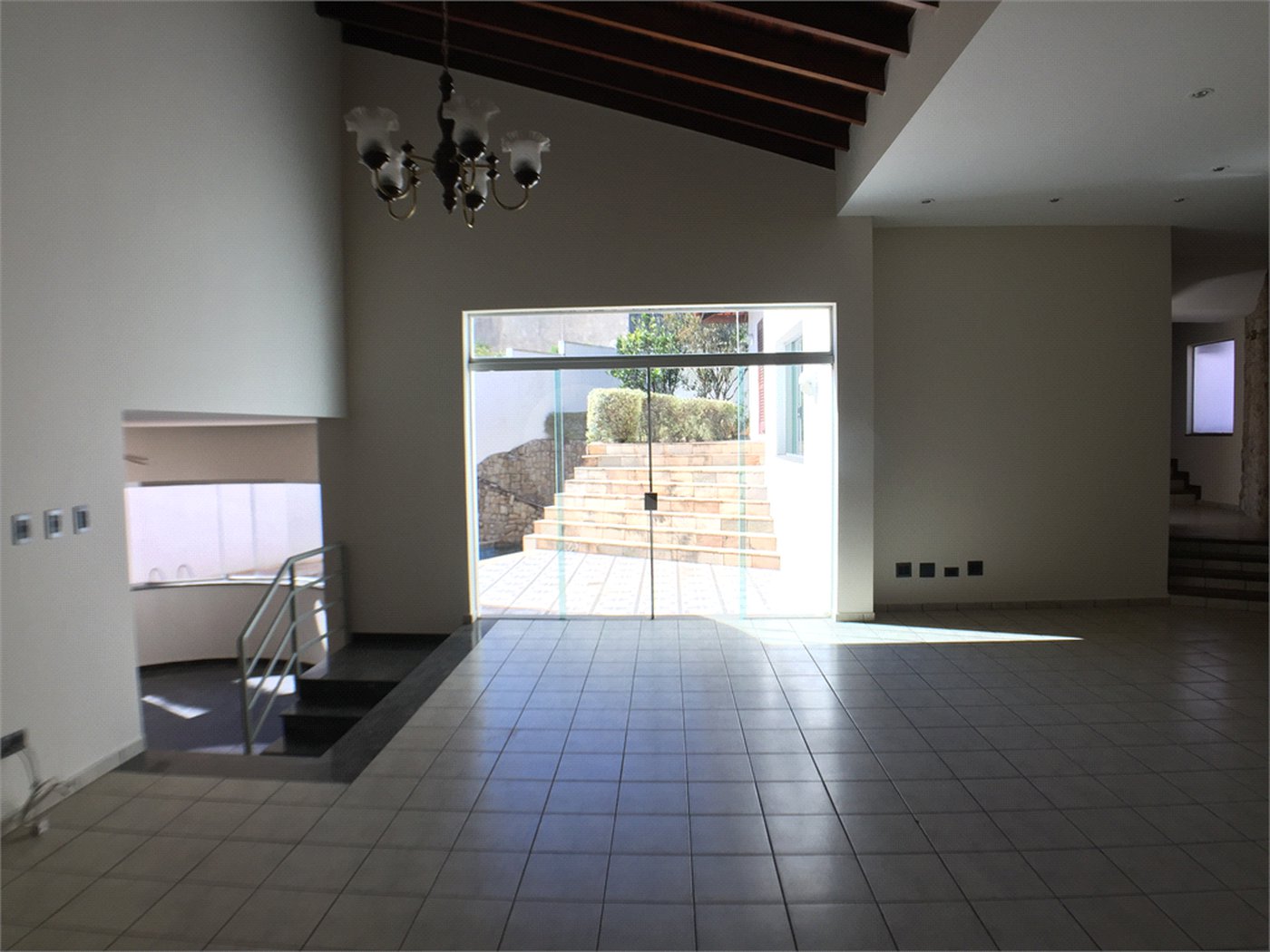 Casa à venda com 4 suítes no condomínio Estância Marambaia, Vinhedo - SP