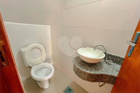 Casa à venda com 4 quartos, sendo 1 suíte, no condomínio Imperial Santa Cruz, Rio de Janeiro - RJ