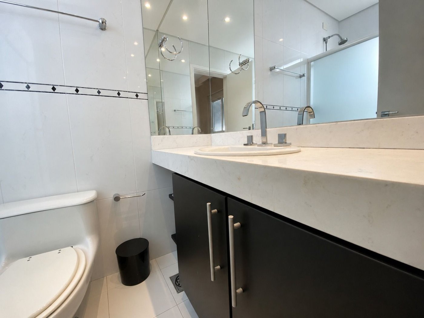 Apartamento com 3 dormitórios para alugar, 198 m² por R$ 16.000,02/mês - Gonzaga - Santos/SP