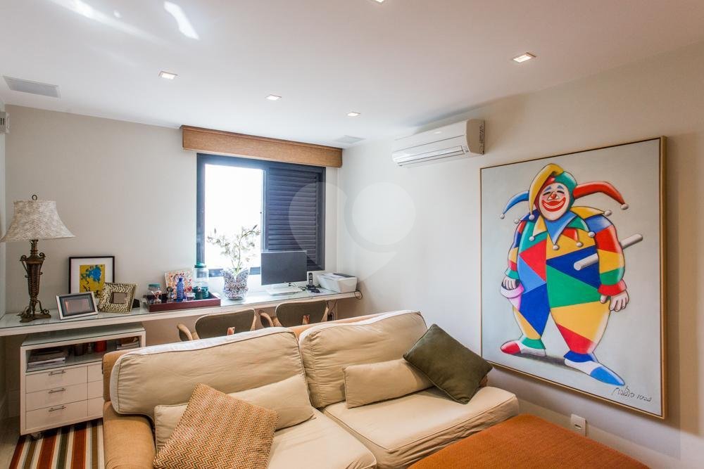 Apartamento à venda com 3 suítes em Campo Belo, São Paulo, SP