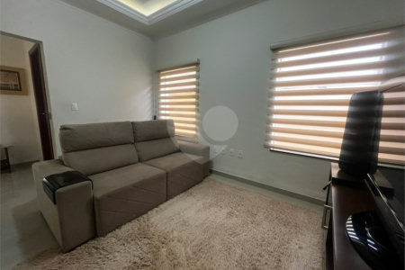 Casa à venda com 4 quartos, sendo 2 suítes, em Vila Nastri, Itapetininga, SP