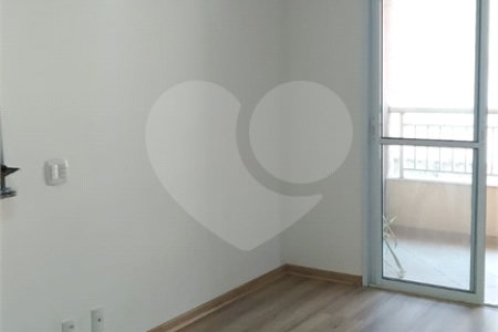 Apartamento à venda com 3 quartos, sendo 1 suíte,  em Vila Caraguatá, São Paulo, SP