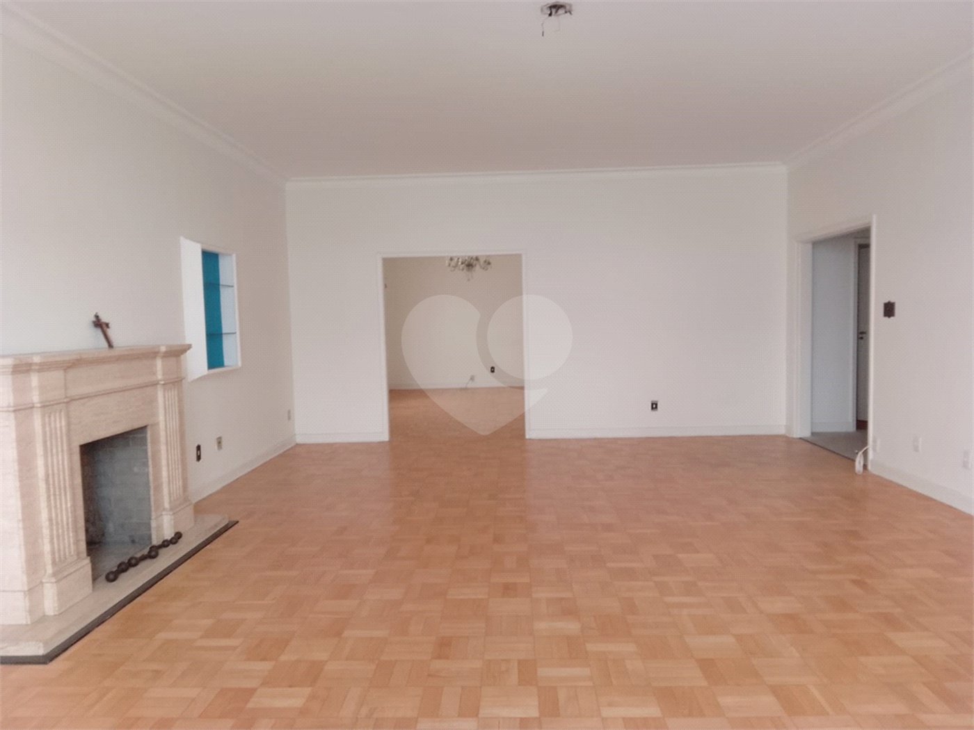 Apartamento à venda com 4 quartos, sendo 1 suíte, em República, São Paulo, SP