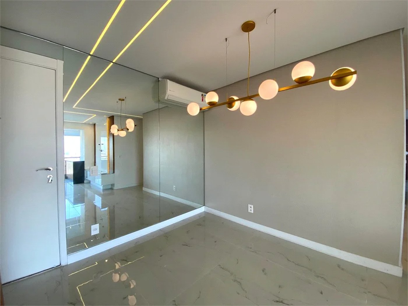 Apartamento à venda com 2 quartos, sendo 1 suíte,  em Jardim Caboré, São Paulo, SP
