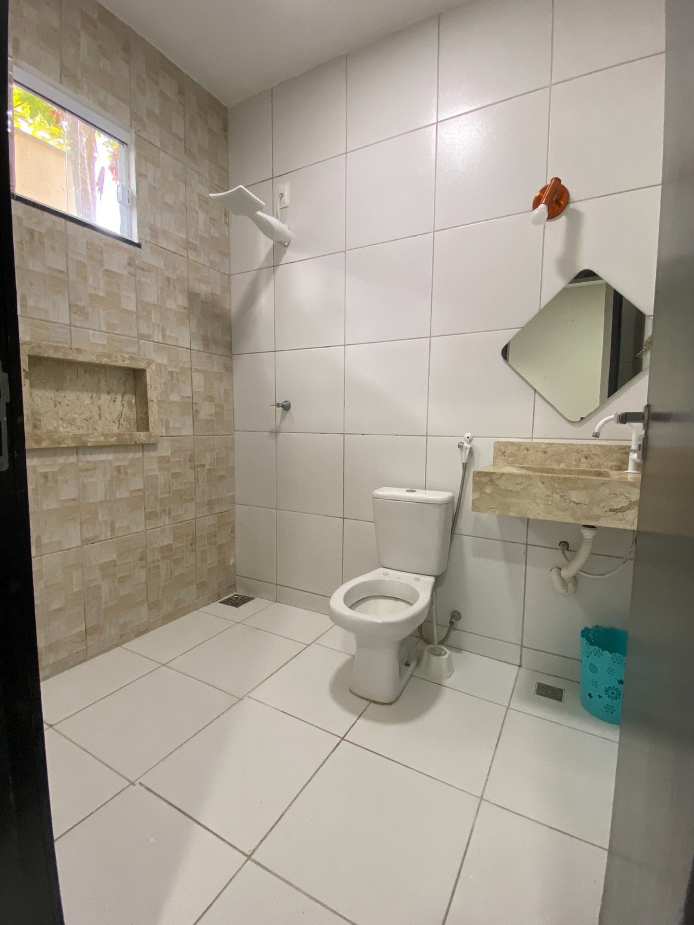 Casa à venda com 3 quartos, sendo 2 suítes, no condomínio PORTO LAGOA, Aquiraz - CE