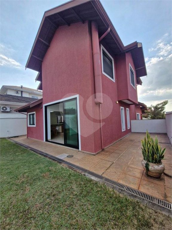 Casa à venda ou para alugar com 3 quartos, sendo 1 suíte, no condomínio Recanto dos Paturis, Vinhedo - SP