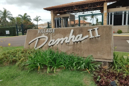Sobrado no condomínio Village Damha II