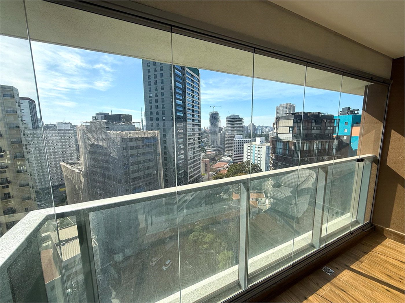 Apartamento à venda com 3 suítes em Sumarezinho, São Paulo, SP