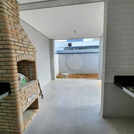 Casa à venda com 3 quartos, sendo 1 suíte, no condomínio Santinon, Sorocaba - SP