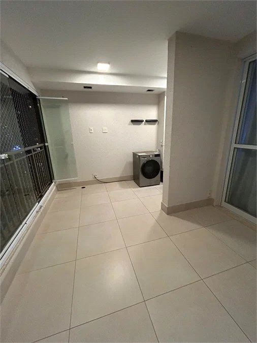 Apartamento à venda com 3 quartos, sendo 1 suíte,  em Vila Andrade, São Paulo, SP