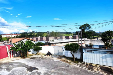 Sobrado à venda com 3 quartos, sendo 1 suíte,  em Residencial Colinas, Mogi das Cruzes, SP