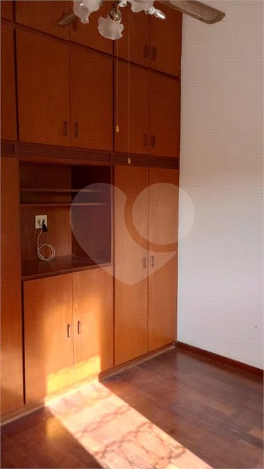 Sobrado amplo com 3 dormitorios e area de lazer a venda
