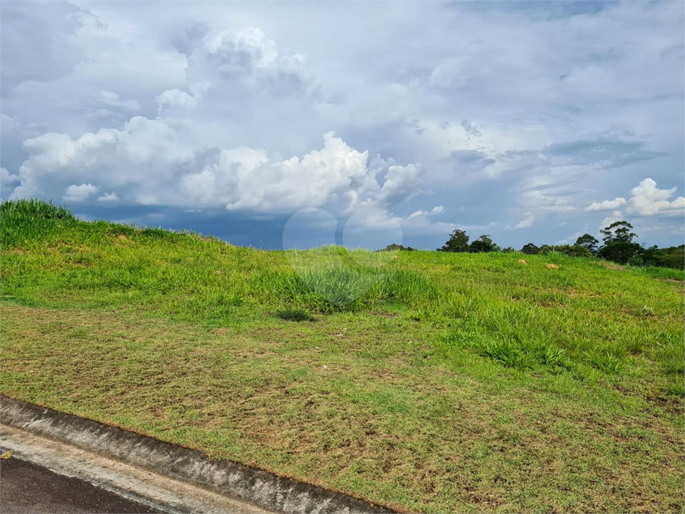 Terreno à venda no condomínio Residencial Campo de Toscana, Vinhedo - SP
