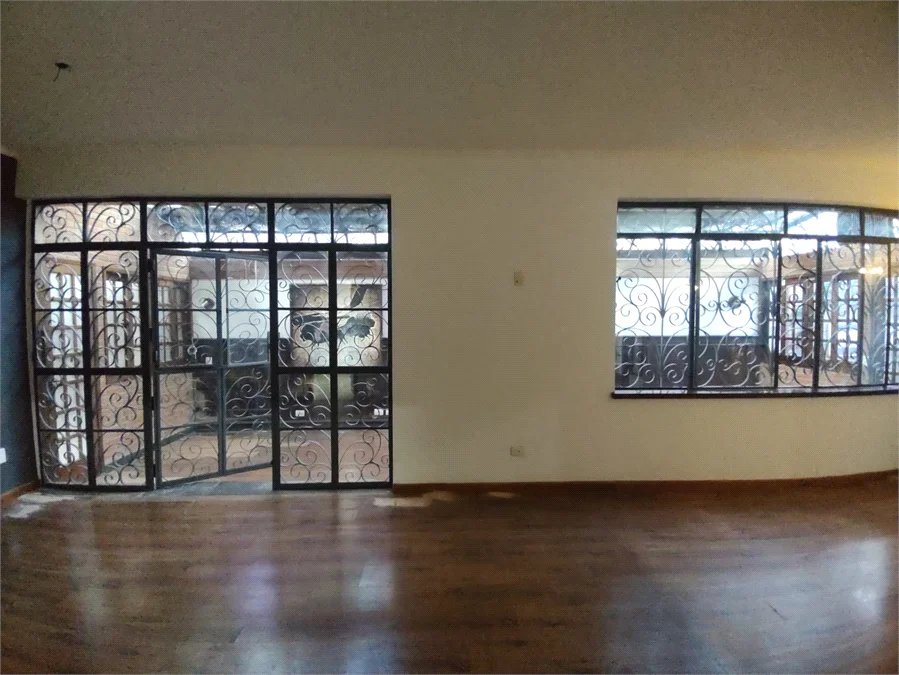 Sobrado à venda com 5 quartos, sendo 3 suítes, em Cidade Monções, São Paulo, SP
