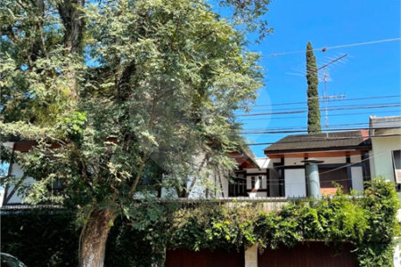Sobrado à venda com 5 quartos, sendo 3 suítes, em Cidade Monções, São Paulo, SP