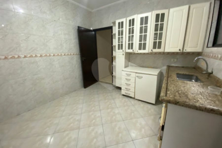 Casa à venda com 3 quartos, sendo 1 suíte, em Vila Valença, São Vicente, SP