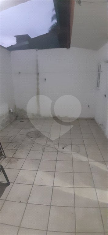 Casa à venda com 3 quartos, sendo 1 suíte, no condomínio Village Palmas, São Paulo - SP