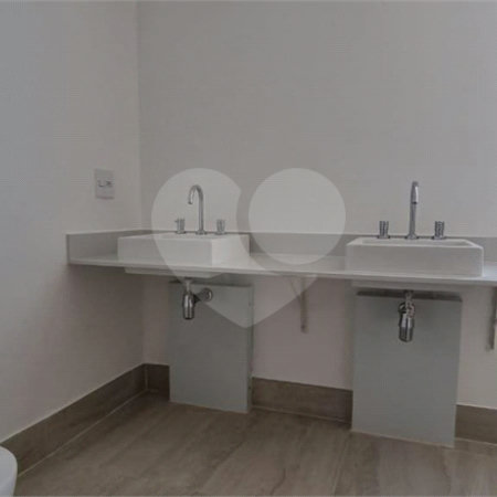 Apartamento à venda com 3 suítes em Moema, São Paulo, SP