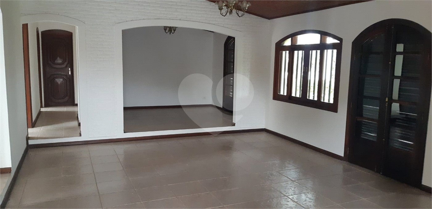 Casa à venda com 3 quartos, sendo 1 suíte, em Vila Santista, Atibaia, SP
