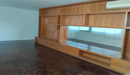 Apartamento à venda ou para alugar com 3 quartos, sendo 1 suíte,  em Itaim Bibi, São Paulo, SP