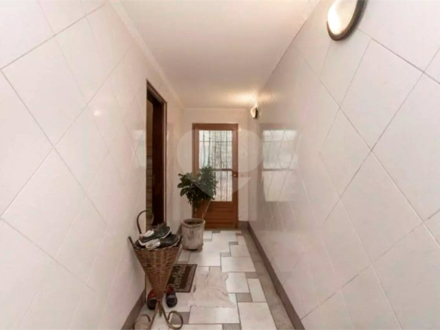 Sobrado à venda com 3 quartos, sendo 1 suíte,  em Tremembé, São Paulo, SP