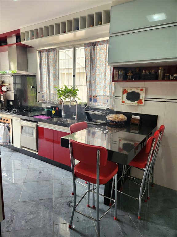 Casa à venda com 4 quartos, sendo 2 suítes,  em Vila Romana, São Paulo, SP