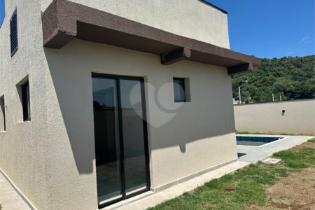 Casa à venda com 3 quartos, sendo 1 suíte, em Jardim Paraíso da Usina, Atibaia, SP
