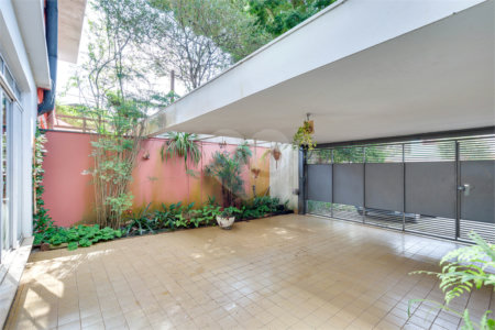 Casa de Vila à venda com 3 quartos, sendo 1 suíte, em Alto da Boa Vista, São Paulo, SP