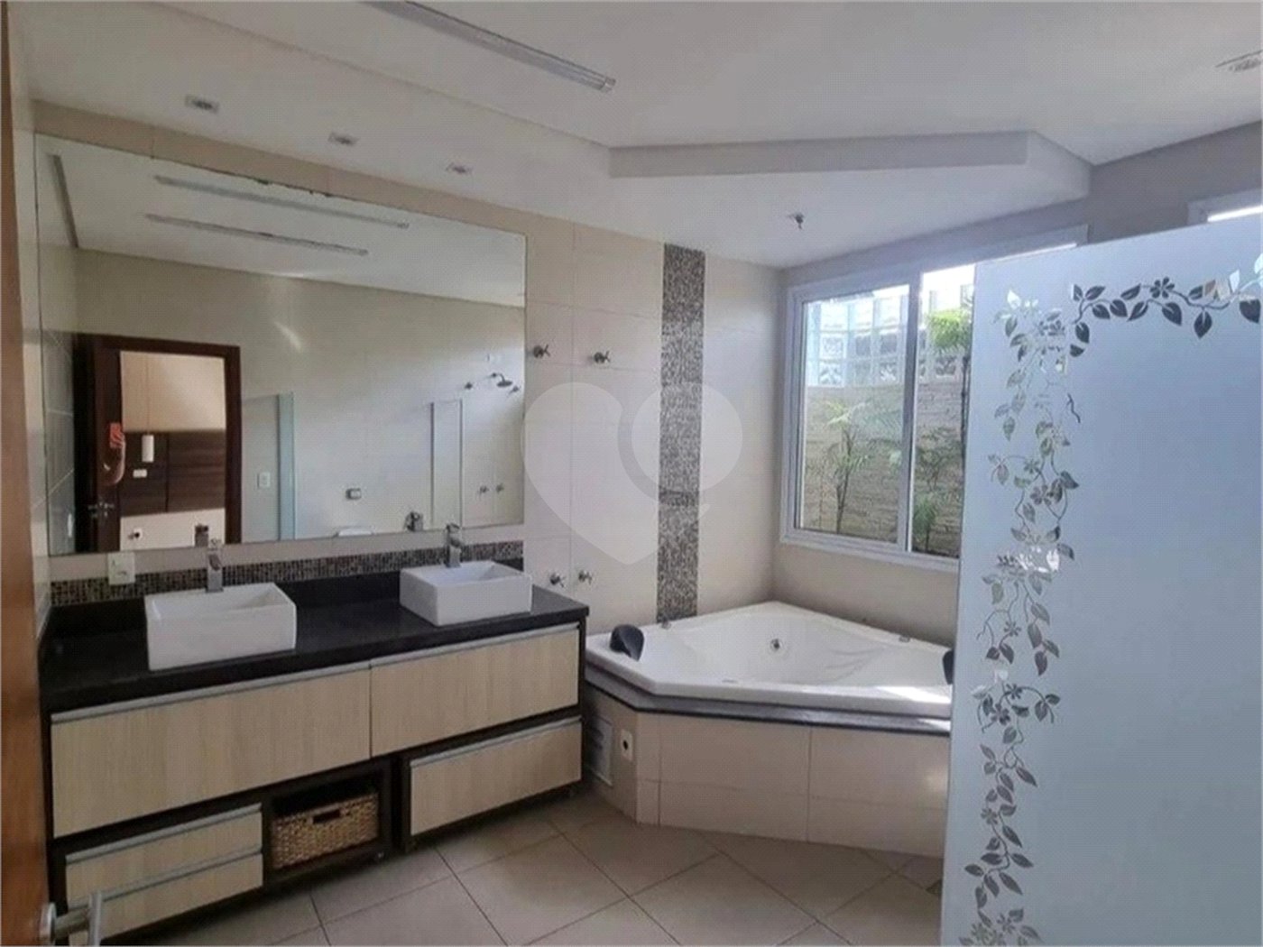 Casa à venda com 4 suítes no condomínio Mont Blanc, Sorocaba - SP