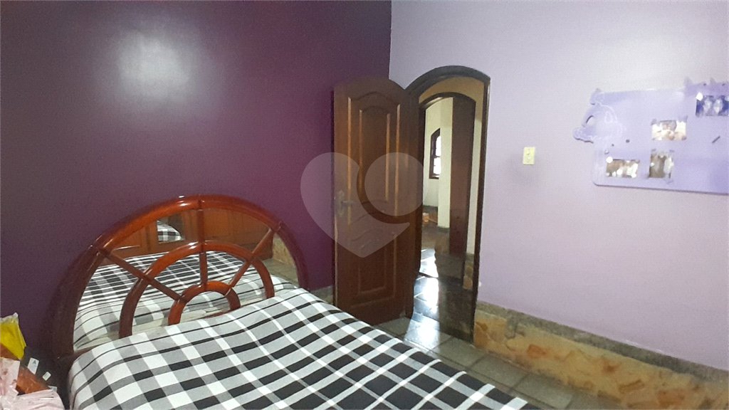 Casa à venda com 4 quartos, sendo 1 suíte, em Bangu, Rio de Janeiro, RJ