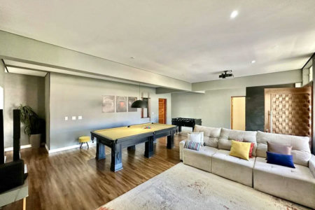 Casa à venda com 4 quartos, sendo 3 suítes,  no condomínio Vilarejo, Carapicuíba - SP