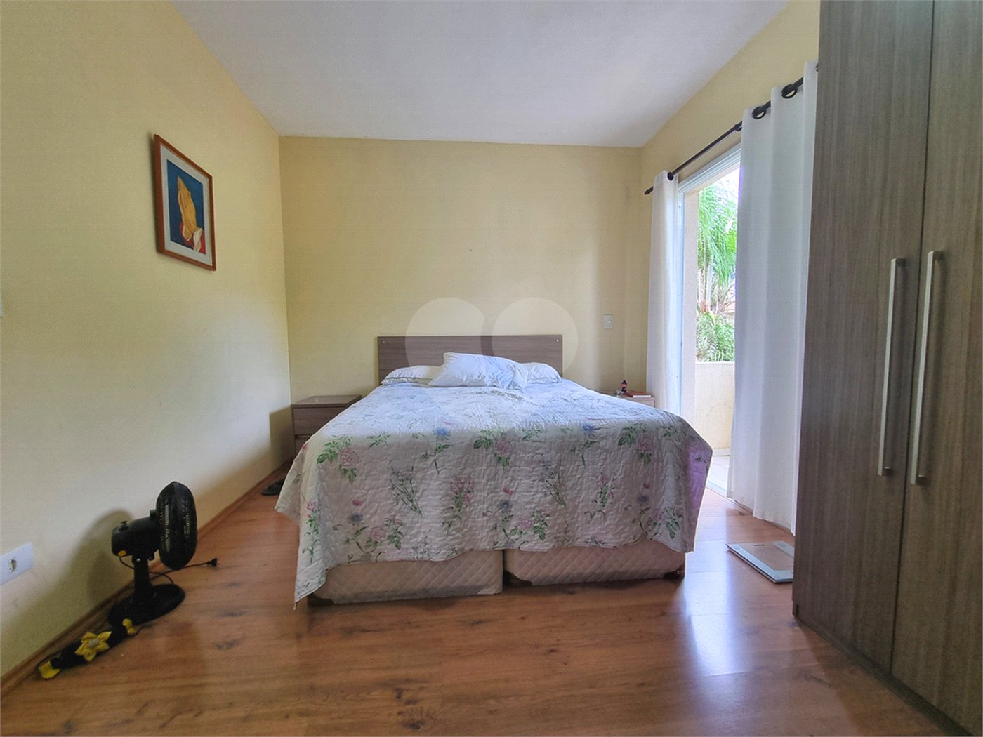 Casa à venda com 3 quartos, sendo 1 suíte, no condomínio Village St. Louis, São Paulo - SP