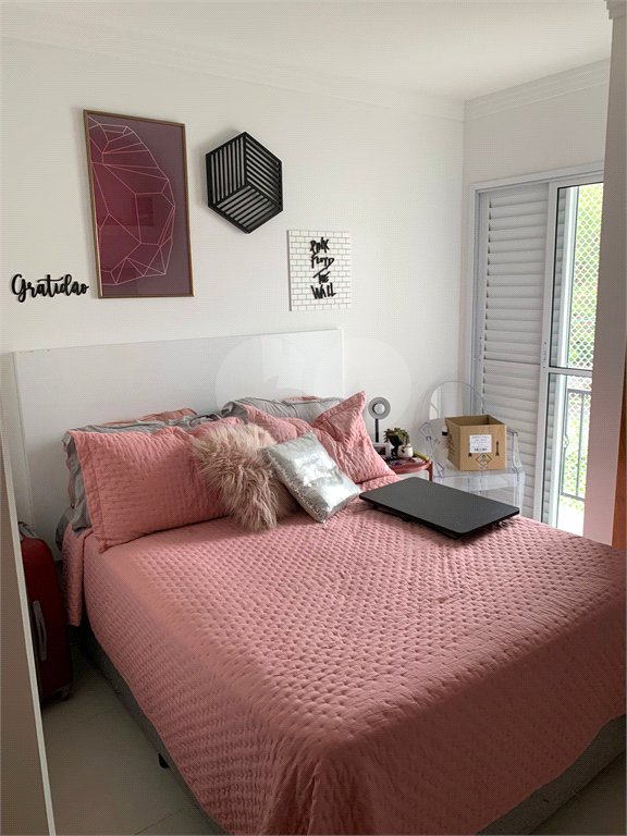 Casa à venda com 3 quartos, sendo 1 suíte, no condomínio Parque Vitória, São Paulo - SP