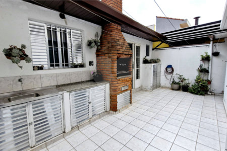 Sobrado à venda com 3 quartos, sendo 1 suíte, em Alto da Boa Vista, São Paulo, SP