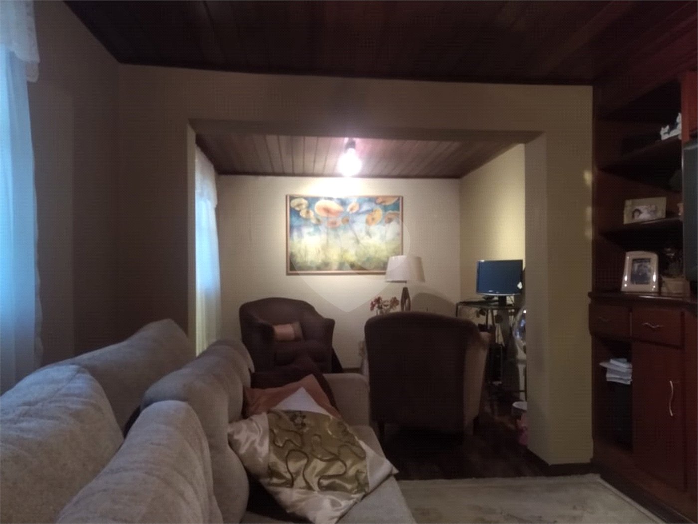 Casa à venda com 3 quartos, sendo 1 suíte, no condomínio Jardim da Monntanha Ii, Mairiporã - SP