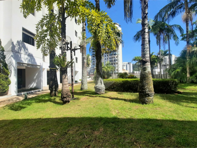 Apartamento à venda com 4 quartos, sendo 2 suítes,  em Morumbi, São Paulo, SP