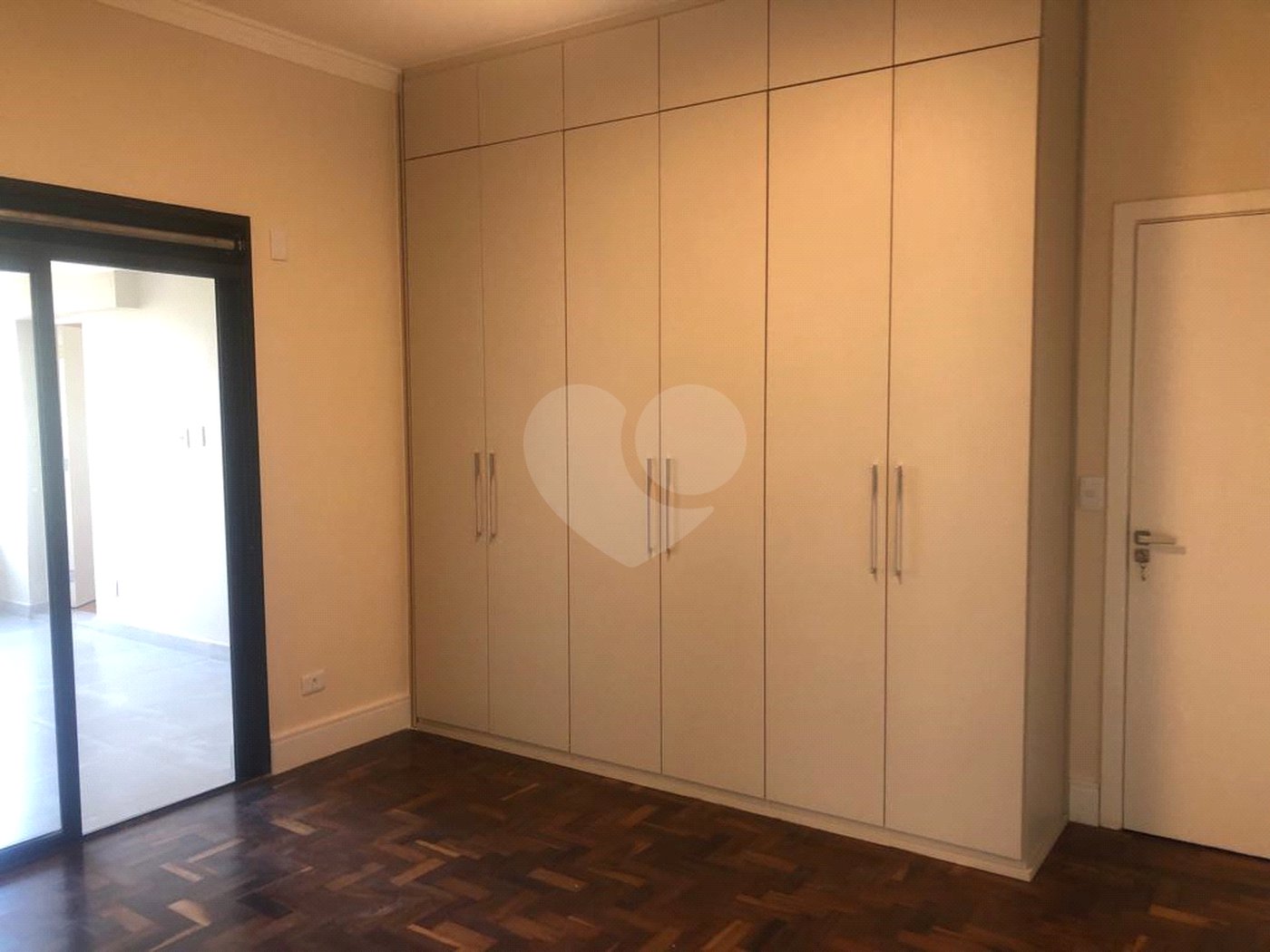 Casa à venda com 4 quartos, sendo 2 suítes,  em Horto Florestal, São Paulo, SP