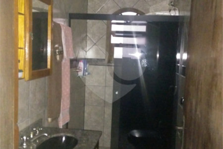 Sobrado à venda com 3 quartos, sendo 1 suíte, em Jardim Modelo, Suzano, SP