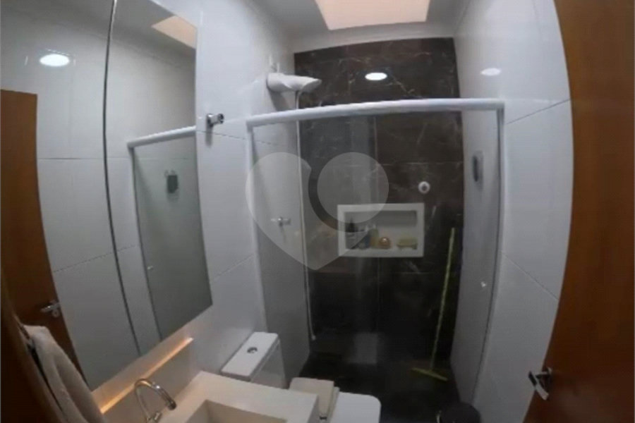 Sobrado à venda com 3 quartos, sendo 1 suíte, em Vila Lucia, São Paulo, SP