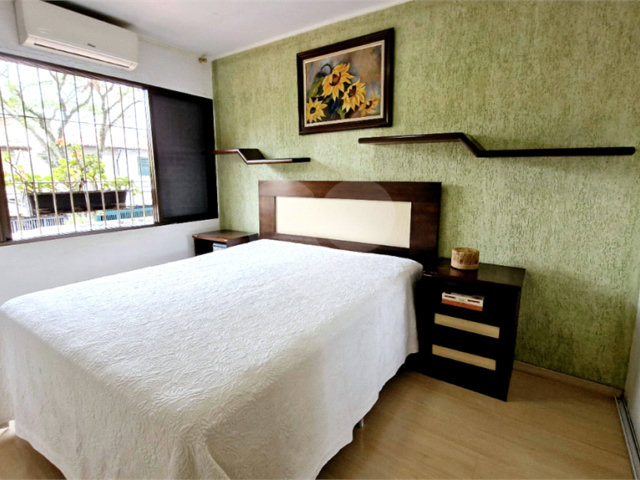 Sobrado à venda com 3 quartos, sendo 1 suíte,  em Alto da Boa Vista, São Paulo, SP