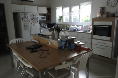 Casa à venda com 3 quartos, sendo 1 suíte, no condomínio Associação Amigos da Malota, Jundiaí - SP