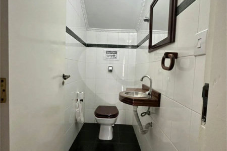 Casa à venda com 4 quartos, sendo 1 suíte, em Vila Oliveira, Mogi das Cruzes, SP