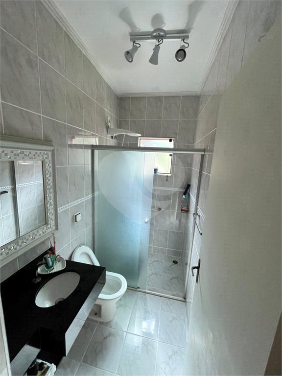 Casa à venda com 3 quartos, sendo 1 suíte,  no condomínio Portal do Sabiá, Araçoiaba da Serra - SP