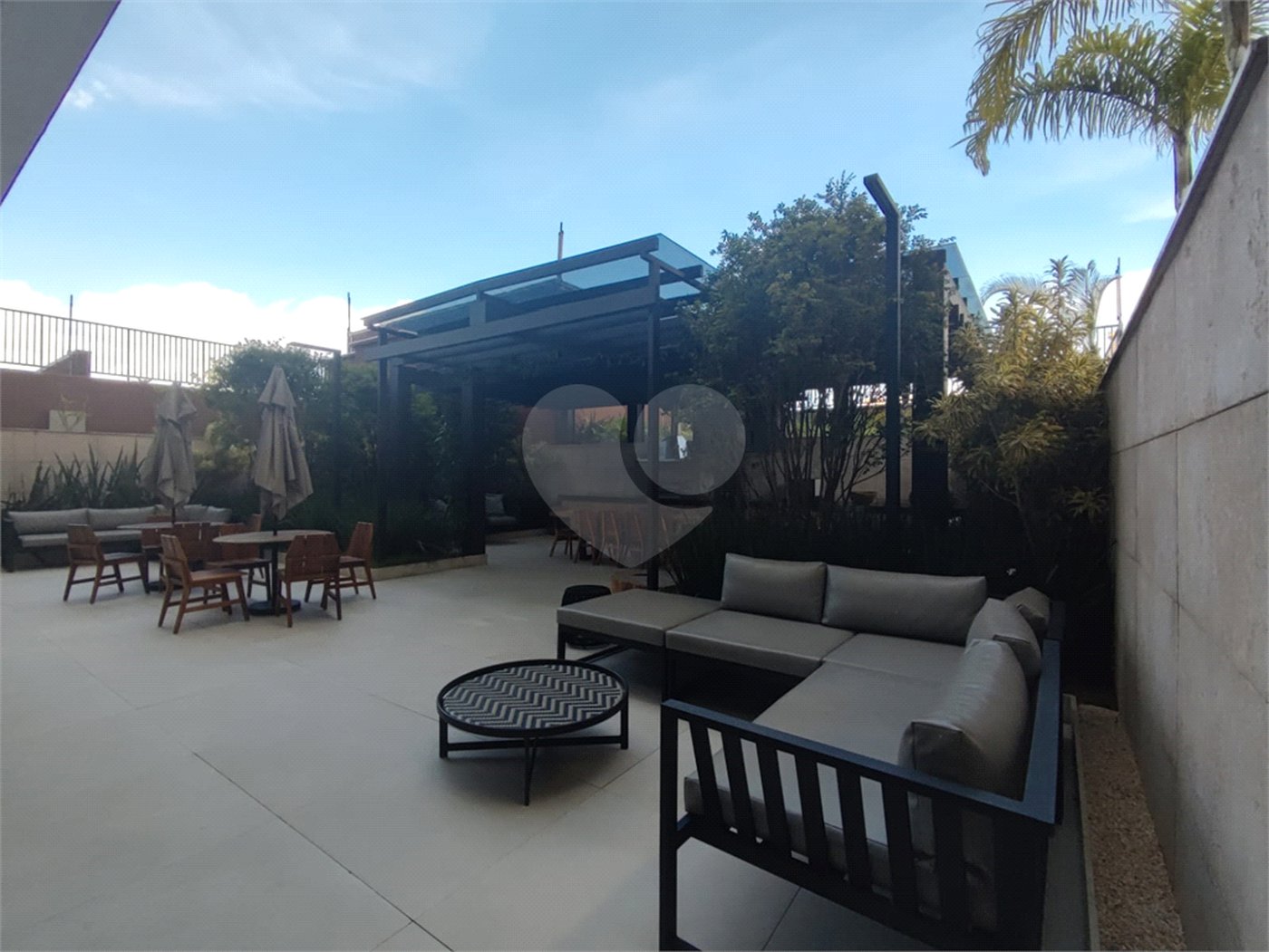 Apartamento à venda com 4 suítes em Jardim Leonor, São Paulo, SP