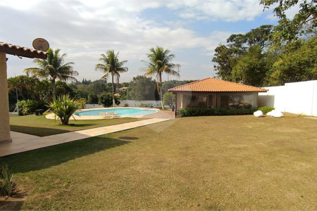Chácara à venda com 6 quartos, sendo 4 suítes,  em Pinheirinho, Vinhedo, SP